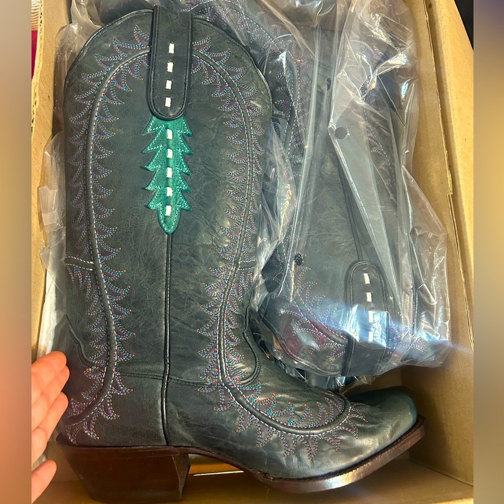 Nocona Boots • Women’s cowboy boots! • BRAND NEW •